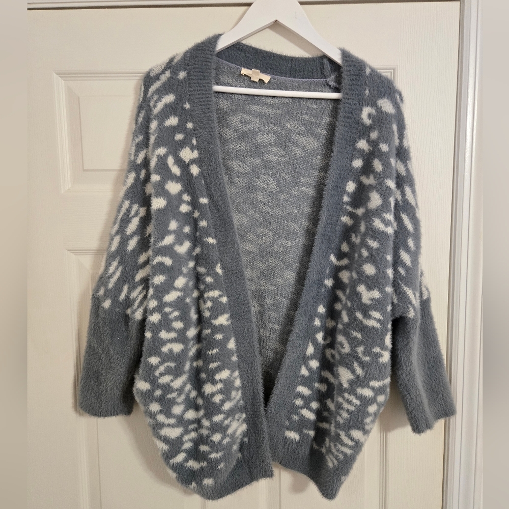Entro grey white fuzzy open front sweater oversized size small medium